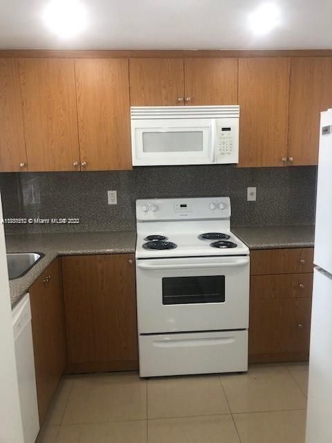Recently Sold: $154,900 (1 beds, 1 baths, 826 Square Feet)