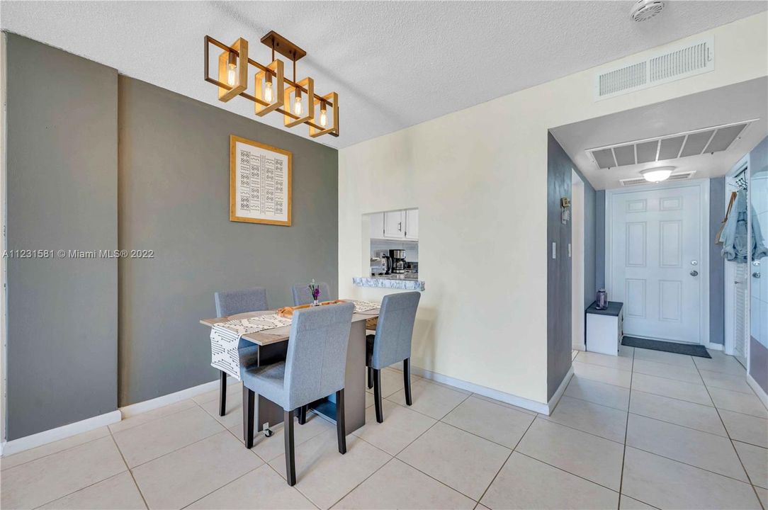 Recently Sold: $242,000 (2 beds, 2 baths, 984 Square Feet)