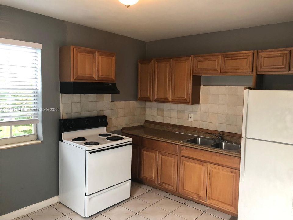 Recently Rented: $2,200 (2 beds, 1 baths, 600 Square Feet)