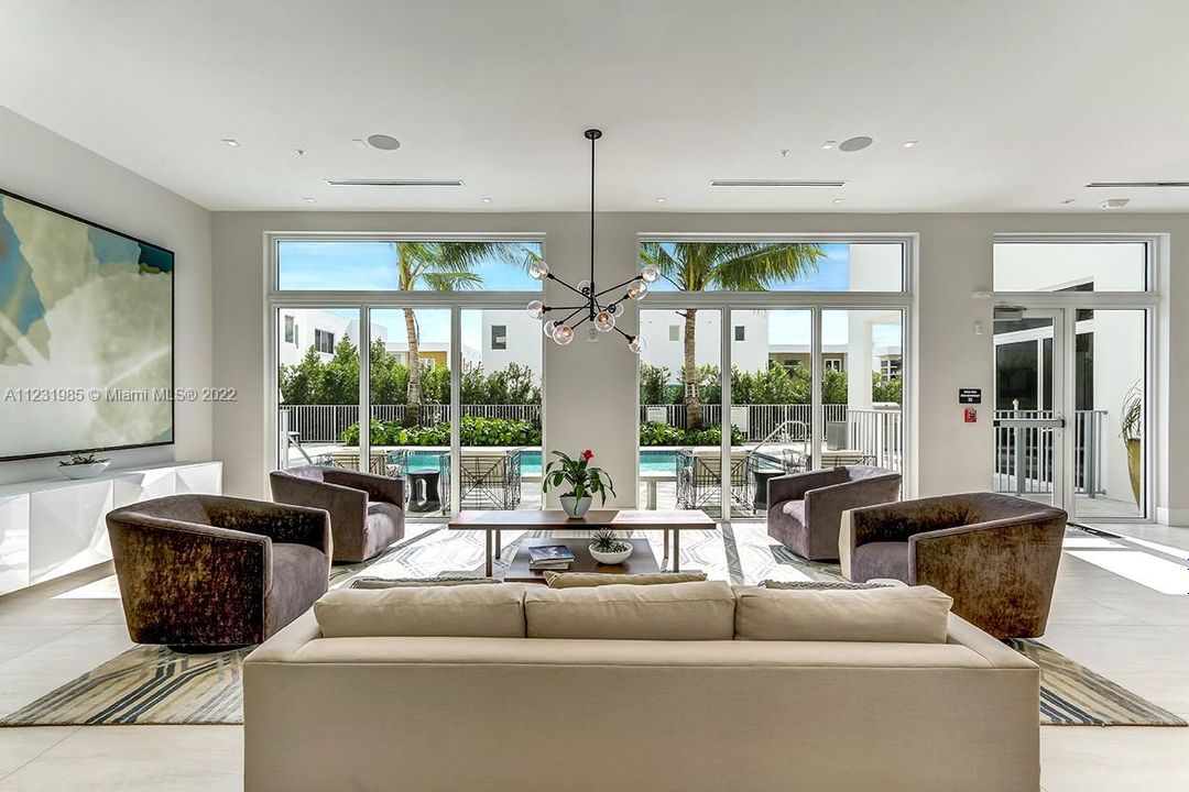 Recently Sold: $1,100,000 (5 beds, 5 baths, 3113 Square Feet)