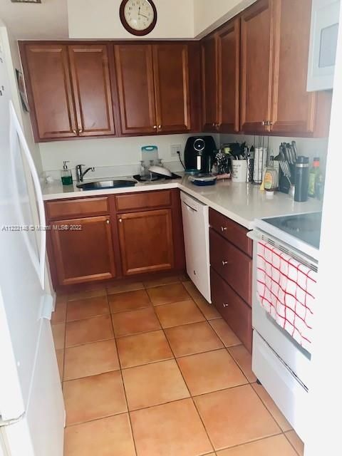 Recently Rented: $1,695 (1 beds, 1 baths, 711 Square Feet)