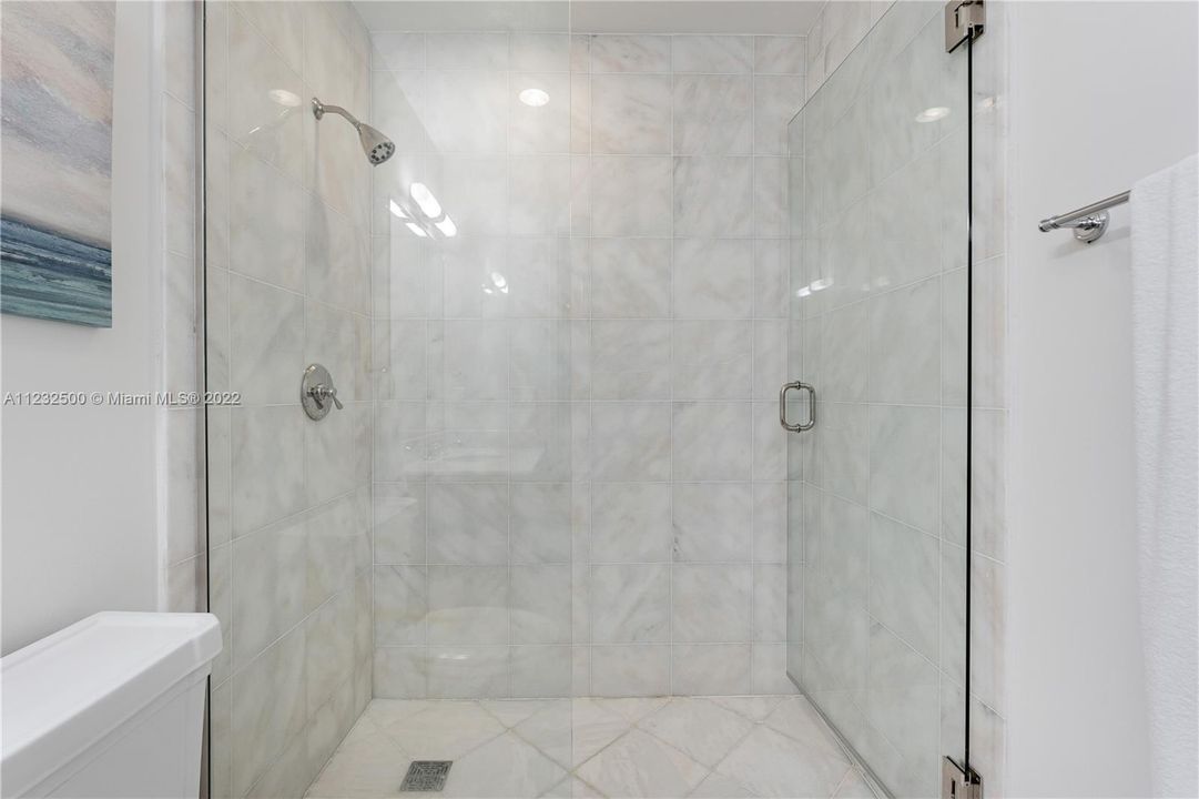 最近租的: $45,000 (4 贝兹, 4 浴室, 3718 平方英尺)