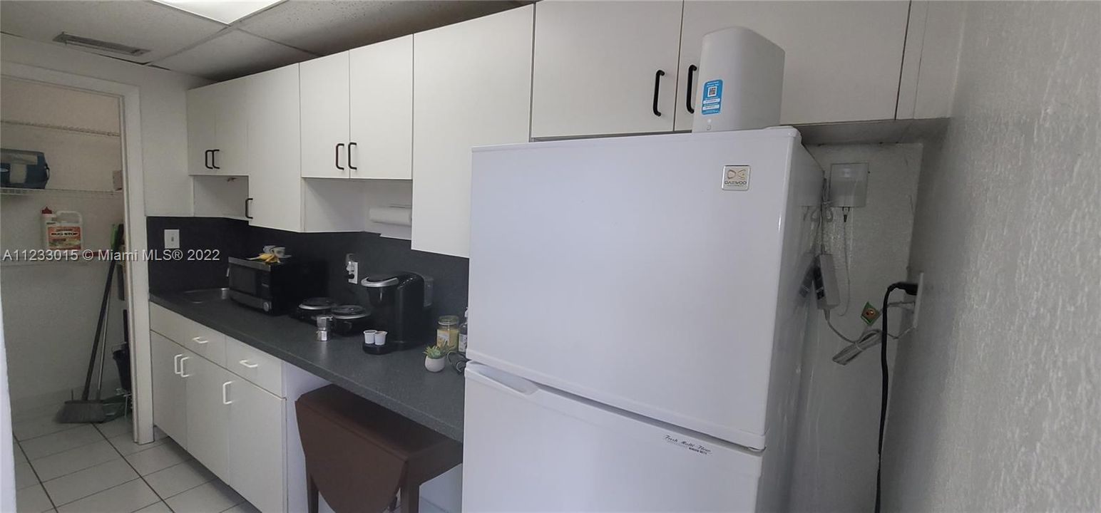 Recently Rented: $1,200 (1 beds, 1 baths, 1826 Square Feet)