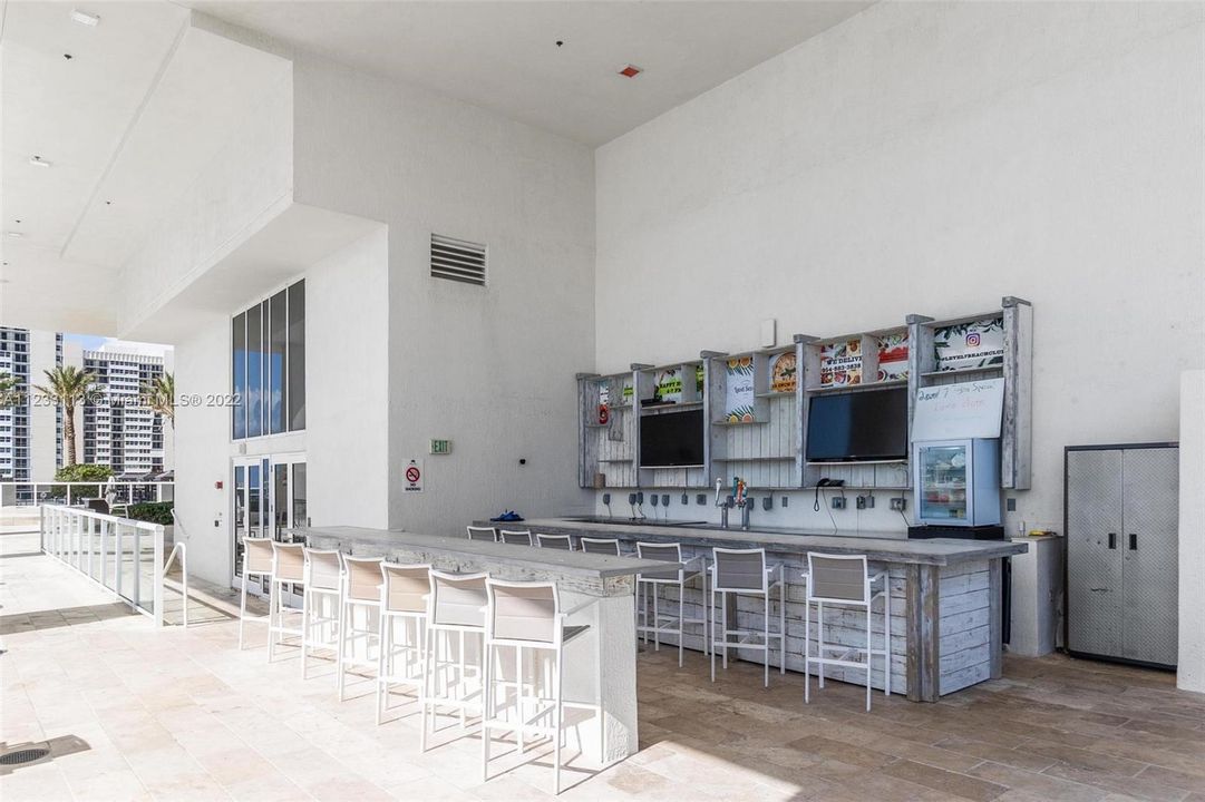 Recently Sold: $2,300,000 (3 beds, 3 baths, 2065 Square Feet)