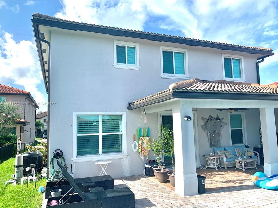 Vendido Recientemente: $659,800 (5 camas, 3 baños, 2855 Pies cuadrados)