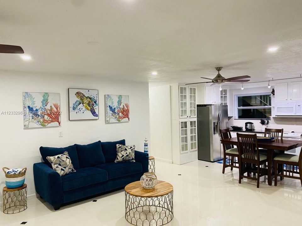 最近租的: $5,000 (3 贝兹, 3 浴室, 1611 平方英尺)