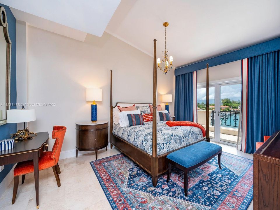 Recently Sold: $3,500,000 (2 beds, 3 baths, 1847 Square Feet)