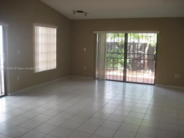 Recently Rented: $3,500 (3 beds, 2 baths, 1656 Square Feet)