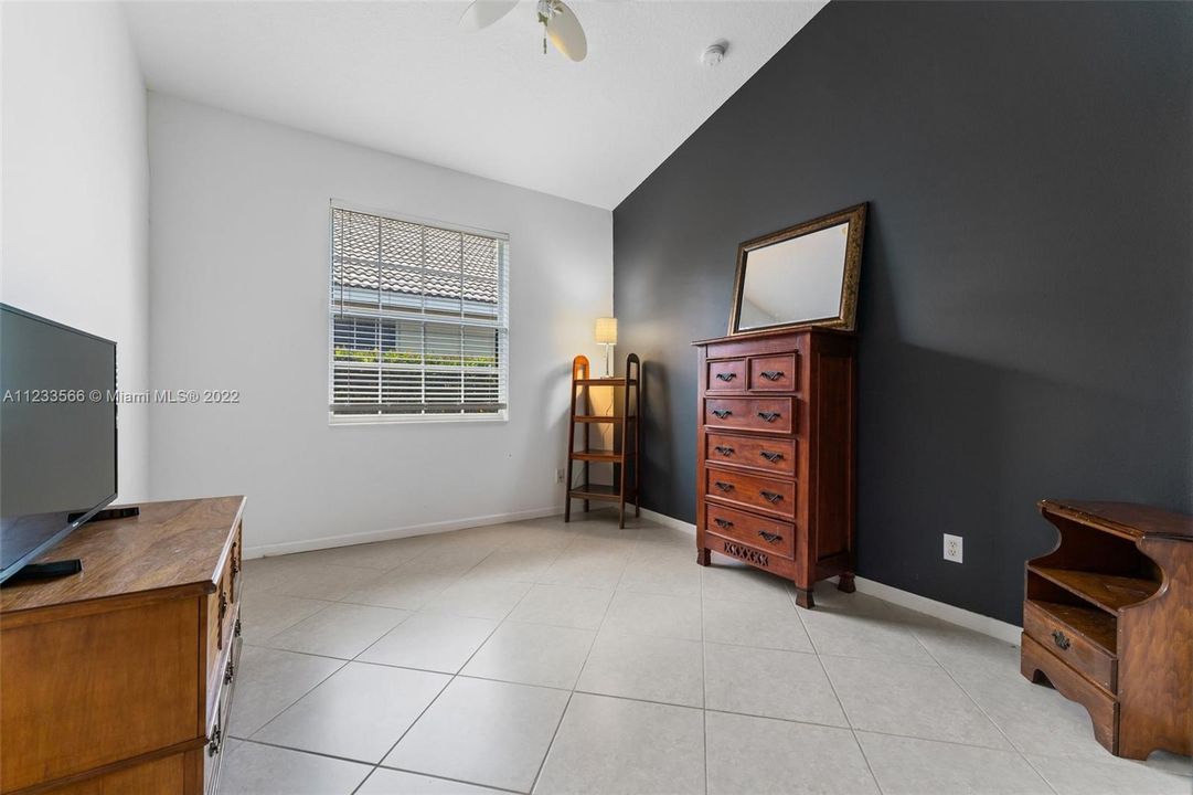 Vendido Recientemente: $445,000 (3 camas, 2 baños, 1710 Pies cuadrados)