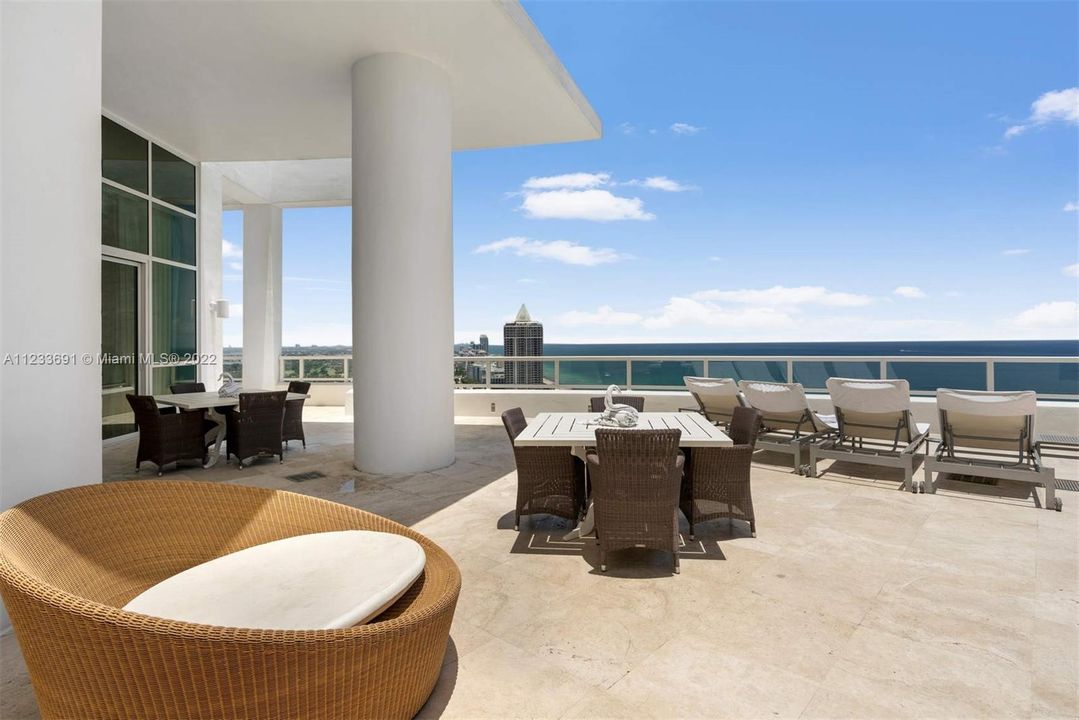 Recently Sold: $20,000,000 (5 beds, 5 baths, 4500 Square Feet)