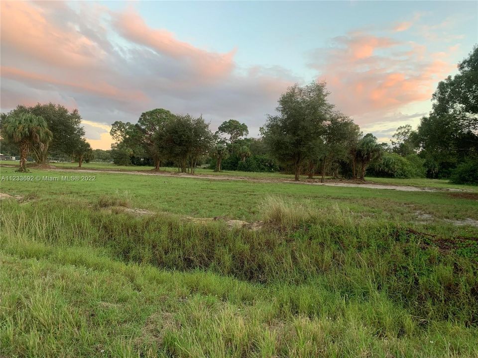 Vendido Recientemente: $70,000 (2.50 acres)