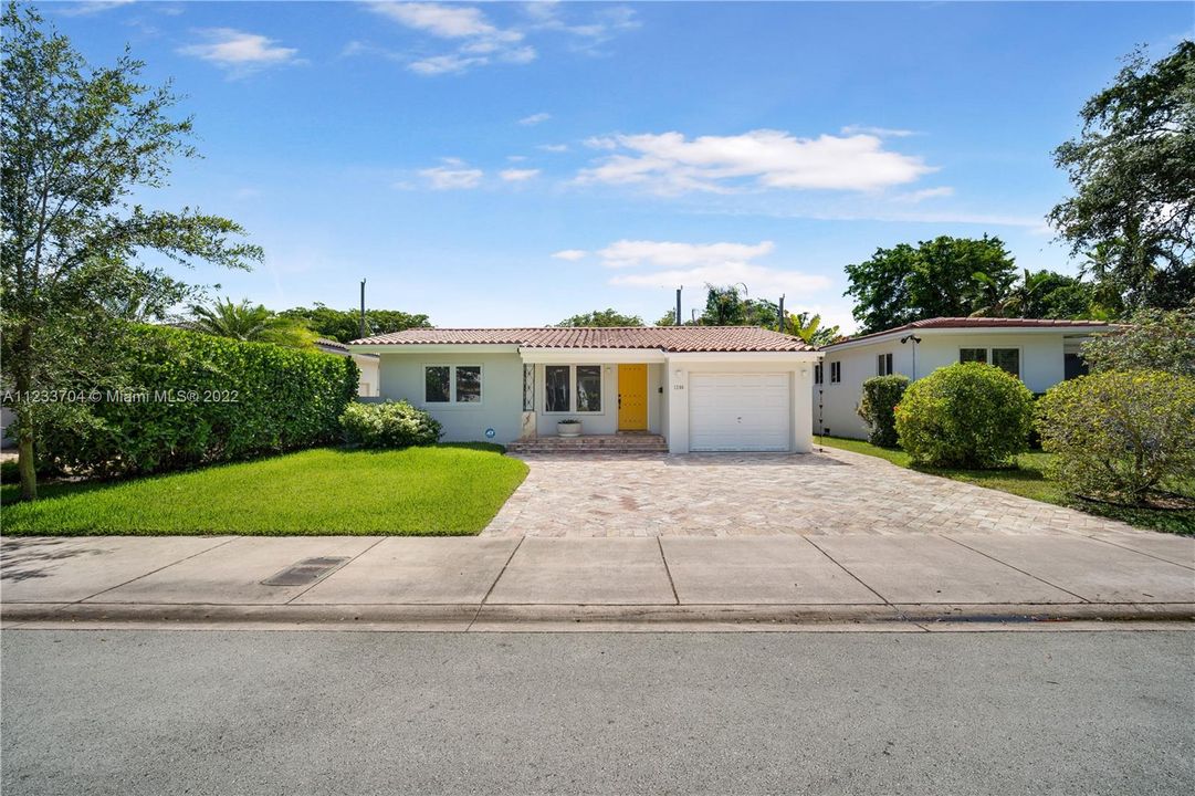 Recently Sold: $1,125,000 (2 beds, 2 baths, 1493 Square Feet)