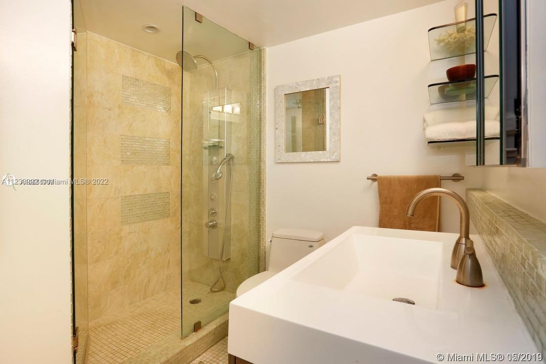 最近租的: $4,650 (2 贝兹, 2 浴室, 1197 平方英尺)