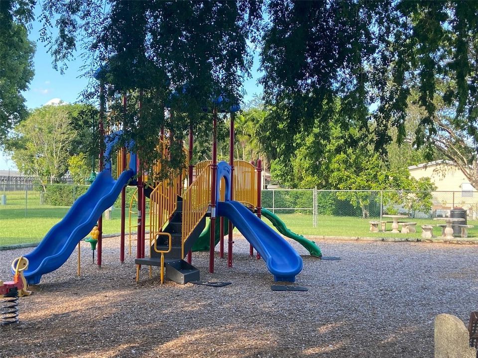 Recently Rented: $2,500 (4 beds, 2 baths, 1430 Square Feet)