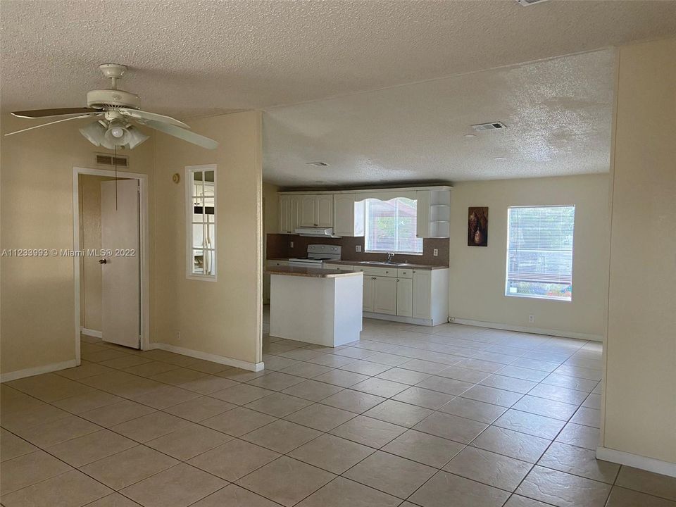 Recently Rented: $2,500 (4 beds, 2 baths, 1430 Square Feet)