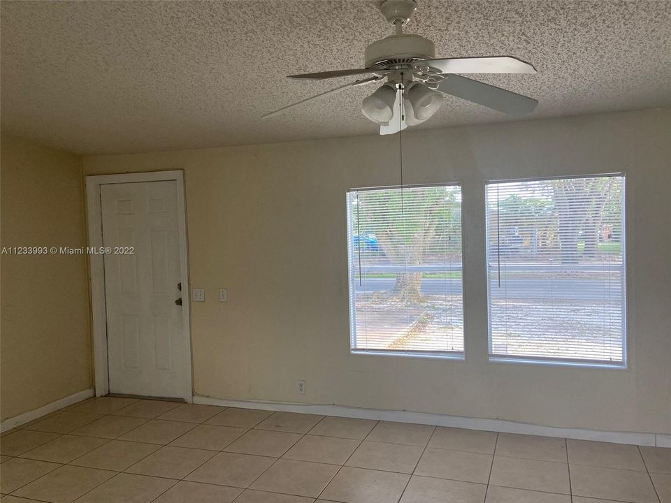 Recently Rented: $2,500 (4 beds, 2 baths, 1430 Square Feet)