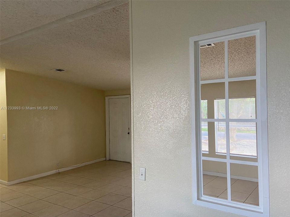 Recently Rented: $2,500 (4 beds, 2 baths, 1430 Square Feet)