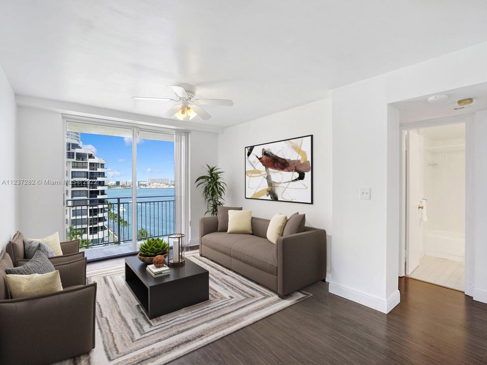 Recently Sold: $499,000 (2 beds, 2 baths, 985 Square Feet)