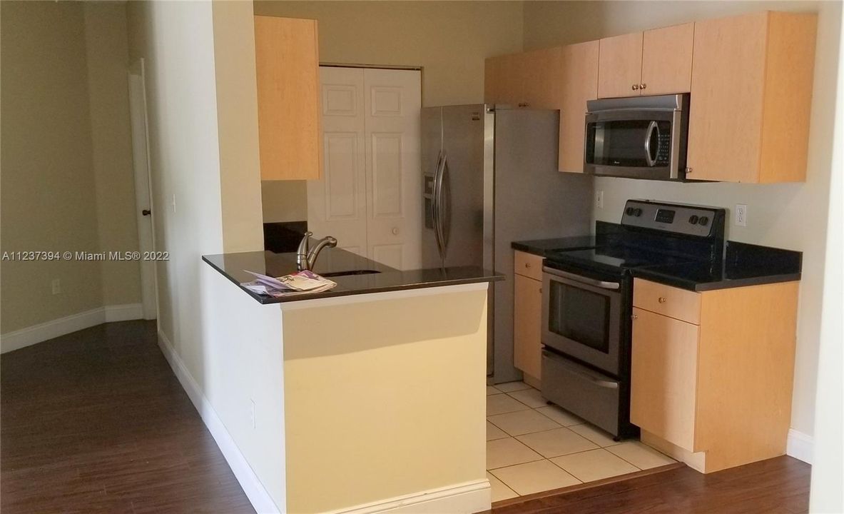 Recently Rented: $2,000 (2 beds, 2 baths, 1048 Square Feet)