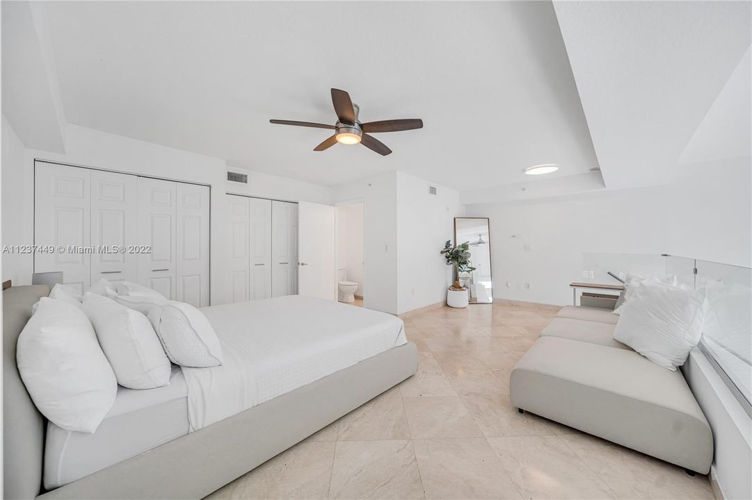 Recently Sold: $699,000 (2 beds, 2 baths, 1138 Square Feet)