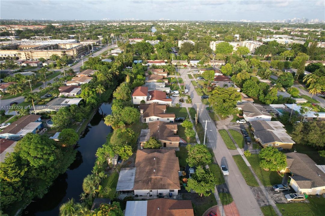 最近售出: $365,000 (2 贝兹, 2 浴室, 1474 平方英尺)