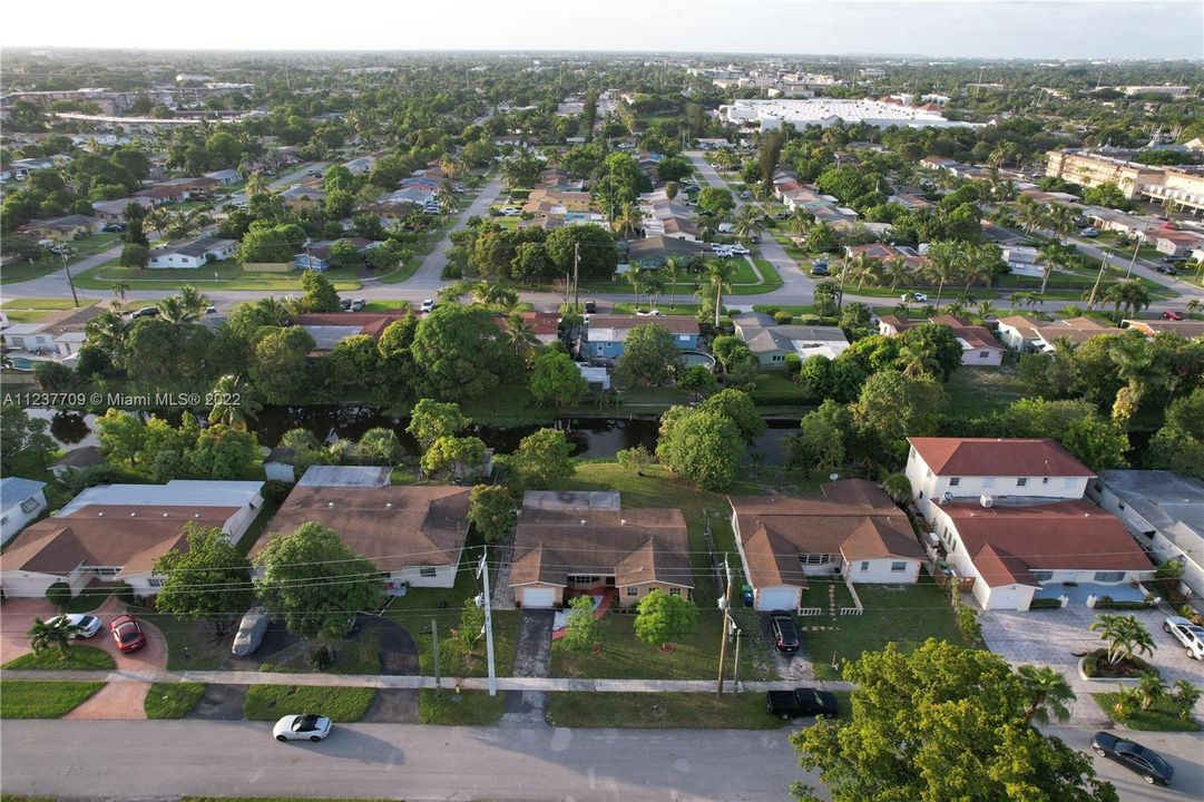 最近售出: $365,000 (2 贝兹, 2 浴室, 1474 平方英尺)