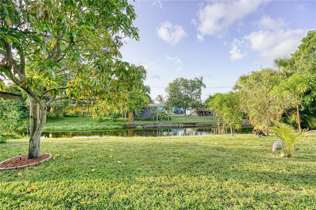 最近售出: $365,000 (2 贝兹, 2 浴室, 1474 平方英尺)