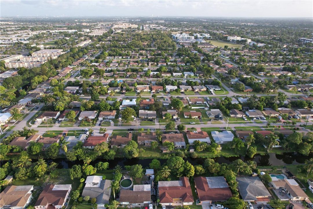 最近售出: $365,000 (2 贝兹, 2 浴室, 1474 平方英尺)