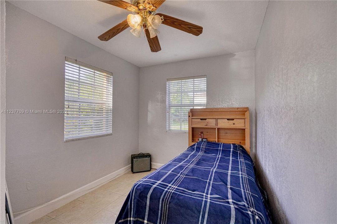 最近售出: $365,000 (2 贝兹, 2 浴室, 1474 平方英尺)