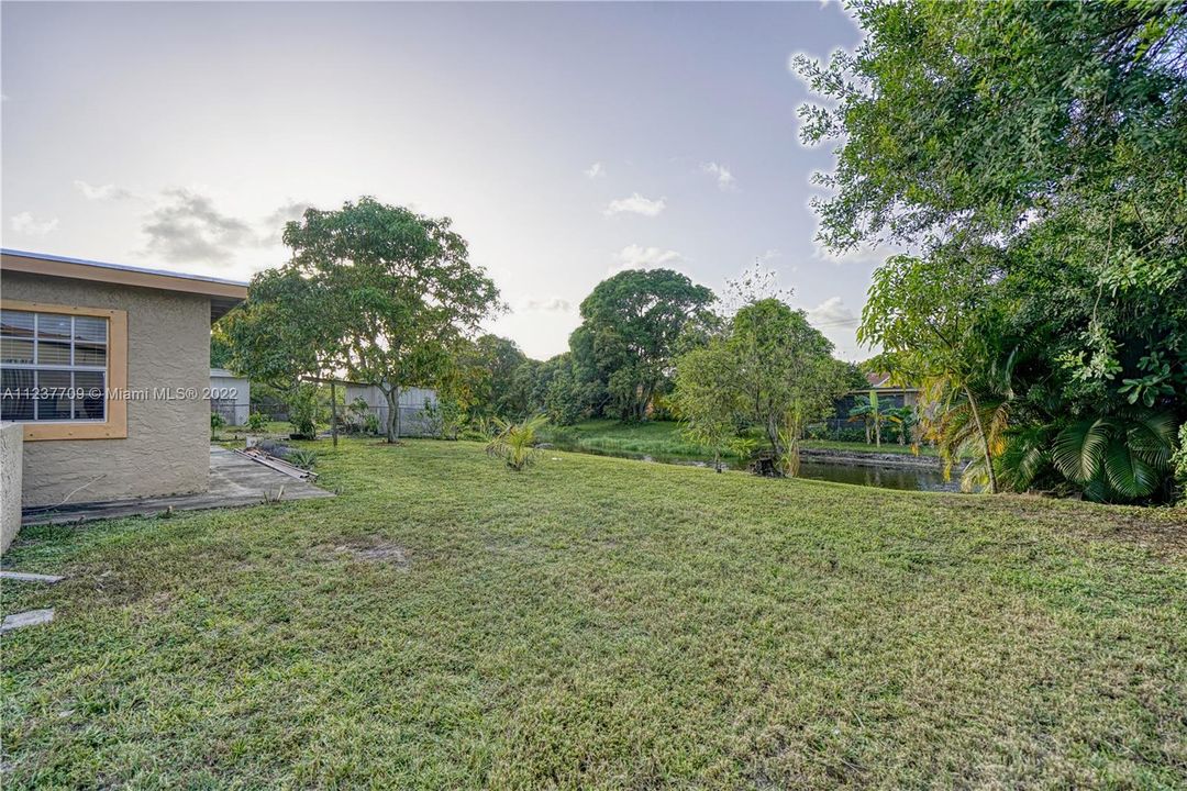 最近售出: $365,000 (2 贝兹, 2 浴室, 1474 平方英尺)