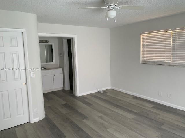 Recently Rented: $3,200 (3 beds, 2 baths, 1300 Square Feet)