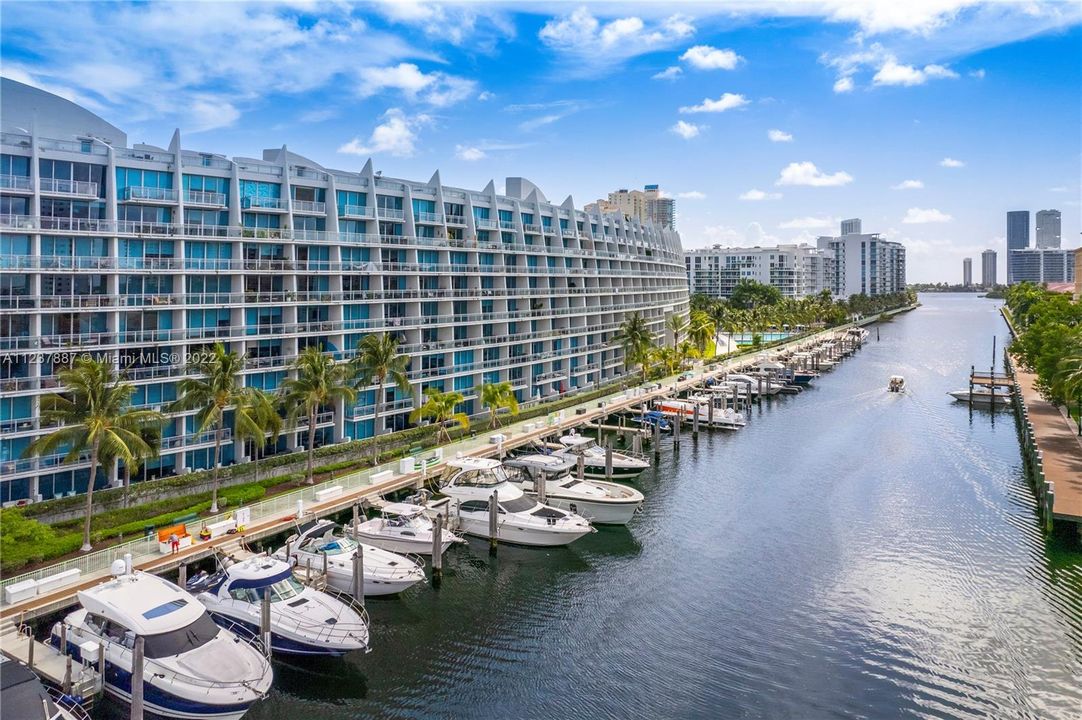 Recently Sold: $699,999 (2 beds, 3 baths, 1681 Square Feet)