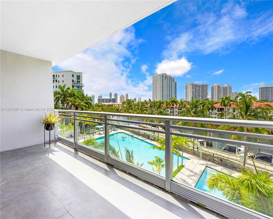 Recently Sold: $699,999 (2 beds, 3 baths, 1681 Square Feet)
