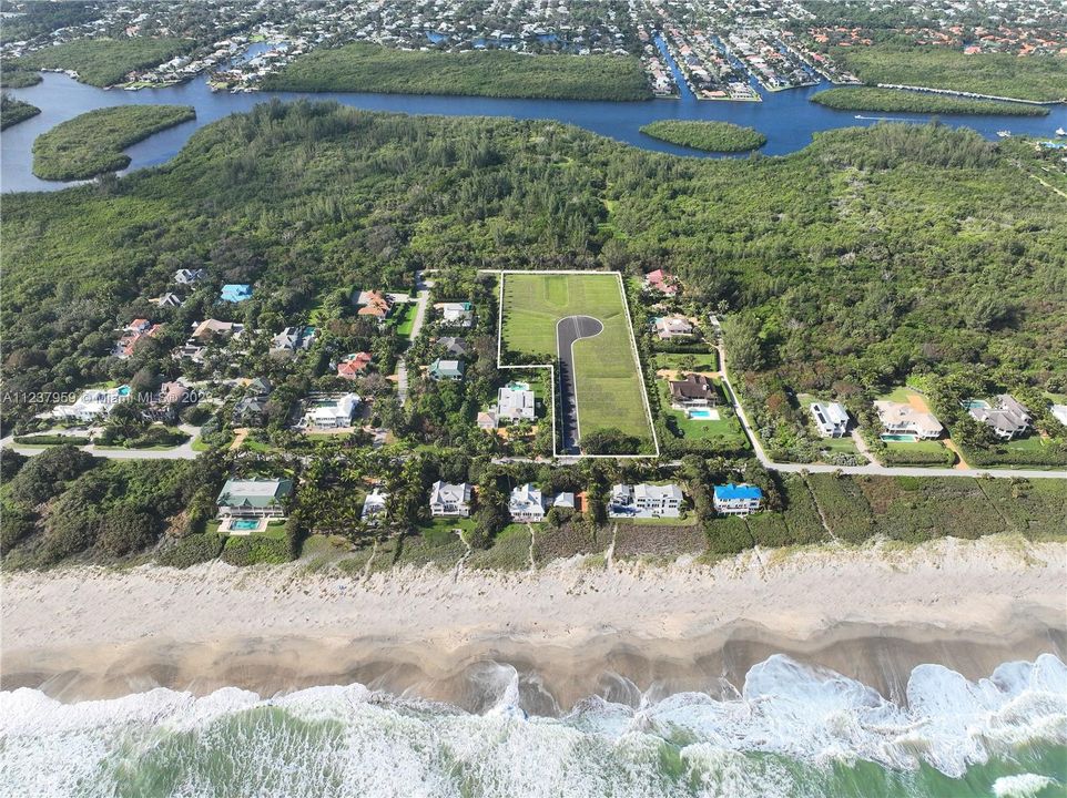 En Venta: $2,999,000 (0.57 acres)