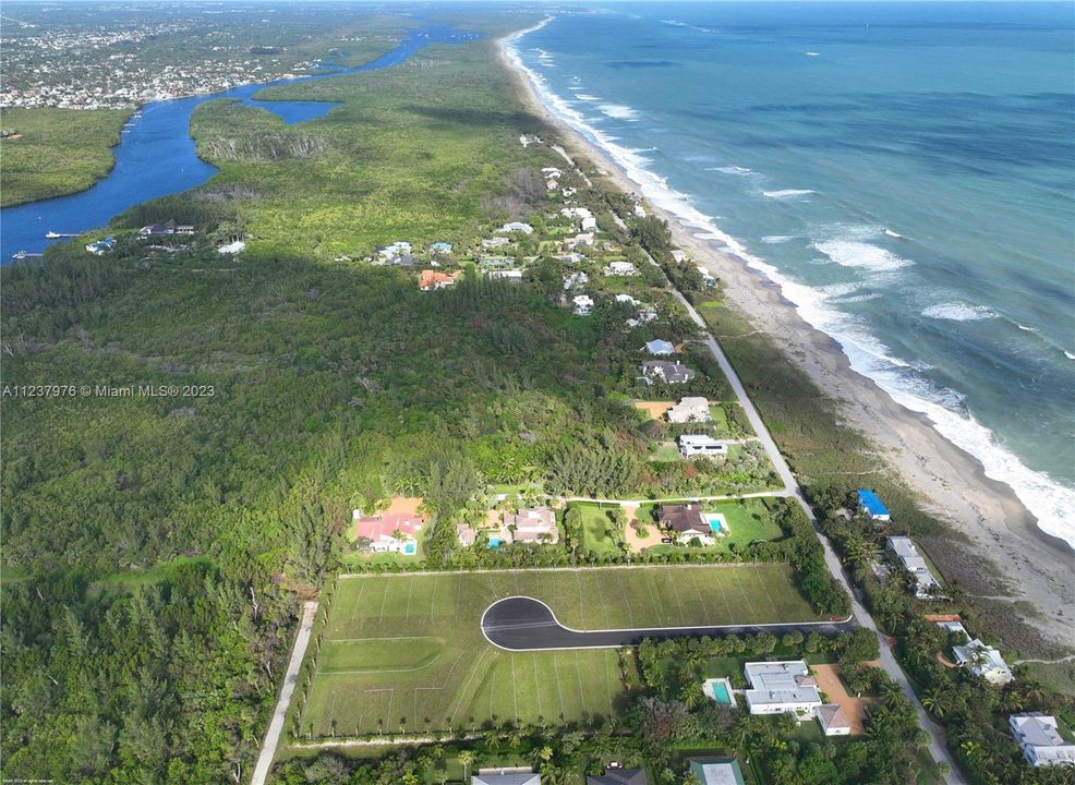 На продажу: $2,999,000 (0.60 acres)