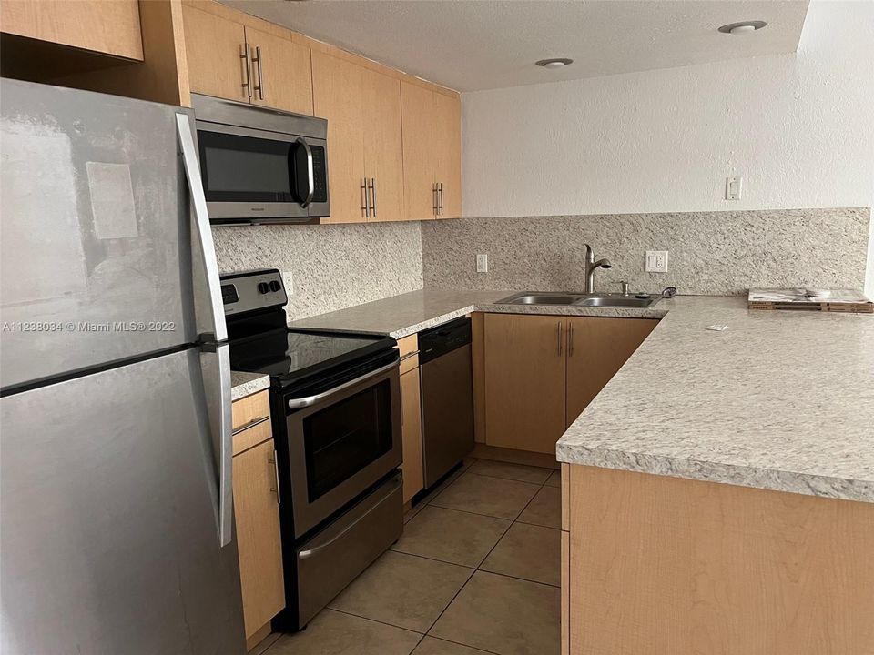 Recently Rented: $2,000 (1 beds, 1 baths, 600 Square Feet)