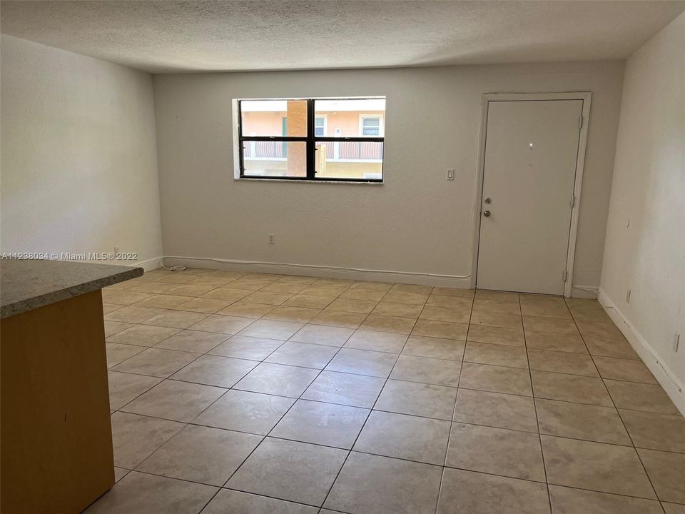 Recently Rented: $2,000 (1 beds, 1 baths, 600 Square Feet)