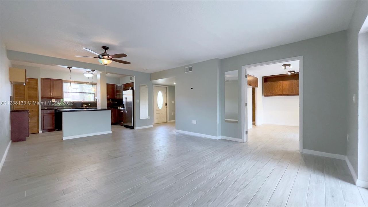 Recently Sold: $424,900 (3 beds, 2 baths, 1548 Square Feet)