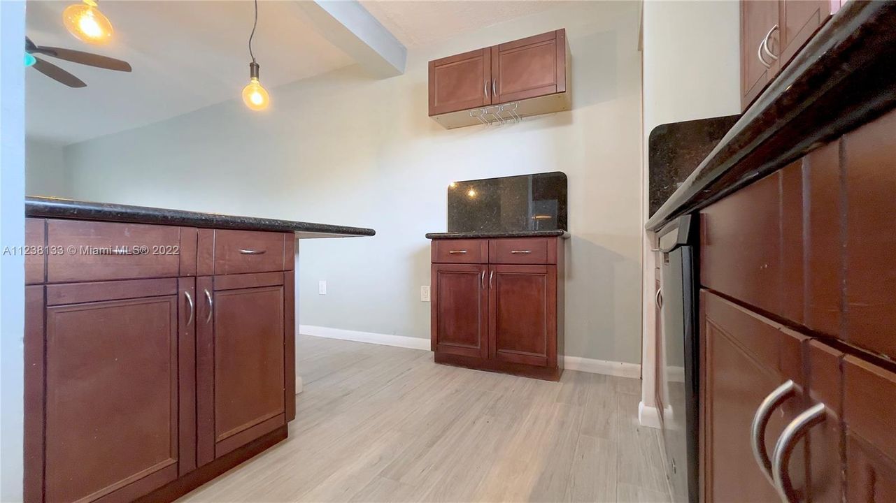 Recently Sold: $424,900 (3 beds, 2 baths, 1548 Square Feet)