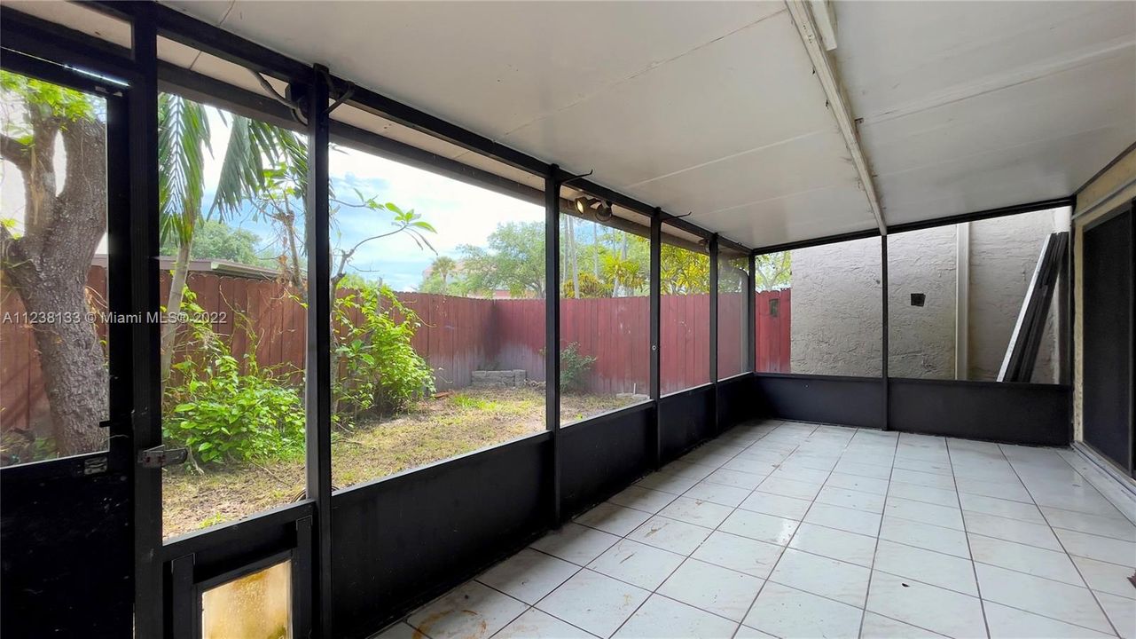 Recently Sold: $424,900 (3 beds, 2 baths, 1548 Square Feet)