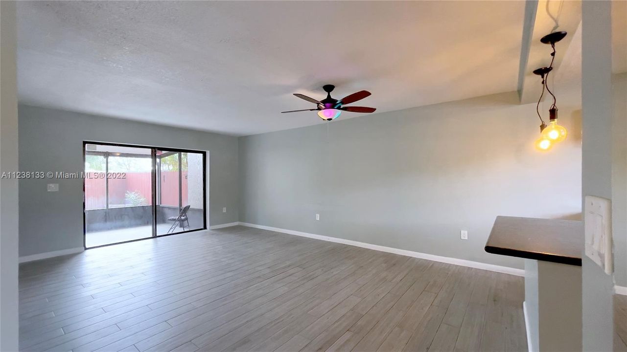 Recently Sold: $424,900 (3 beds, 2 baths, 1548 Square Feet)