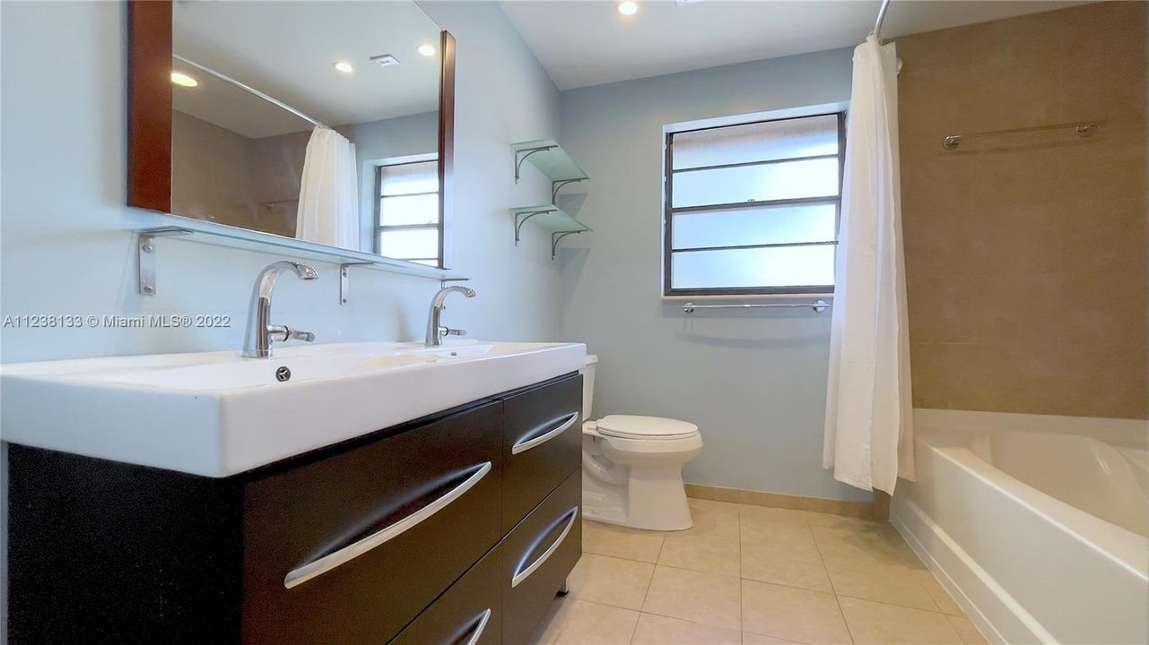 Recently Sold: $424,900 (3 beds, 2 baths, 1548 Square Feet)