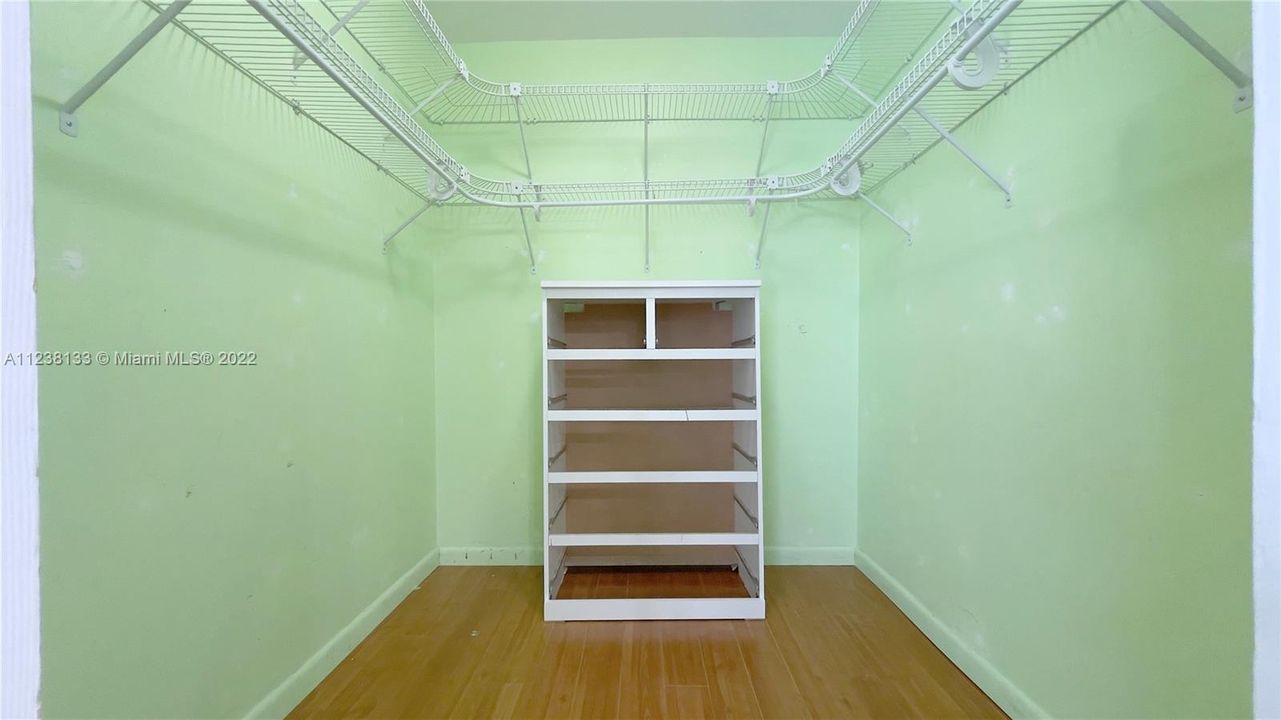 Recently Sold: $424,900 (3 beds, 2 baths, 1548 Square Feet)