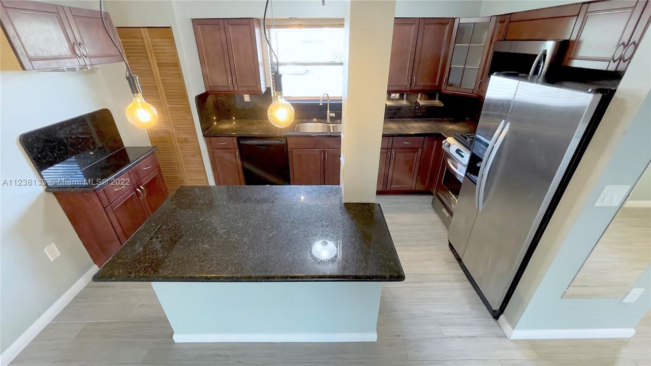 Recently Sold: $424,900 (3 beds, 2 baths, 1548 Square Feet)