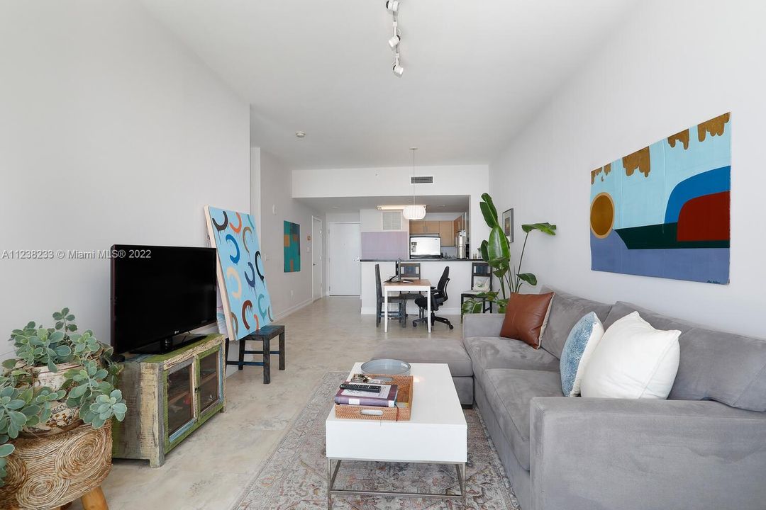 Recently Sold: $560,000 (1 beds, 1 baths, 850 Square Feet)