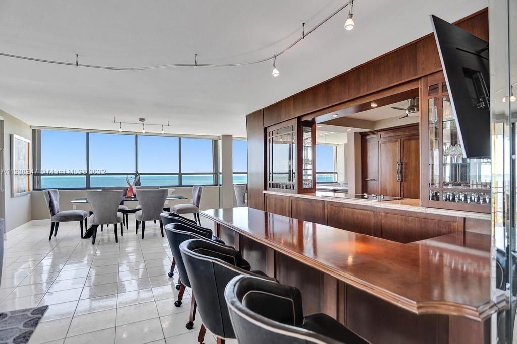 Recently Sold: $1,899,000 (3 beds, 2 baths, 2614 Square Feet)