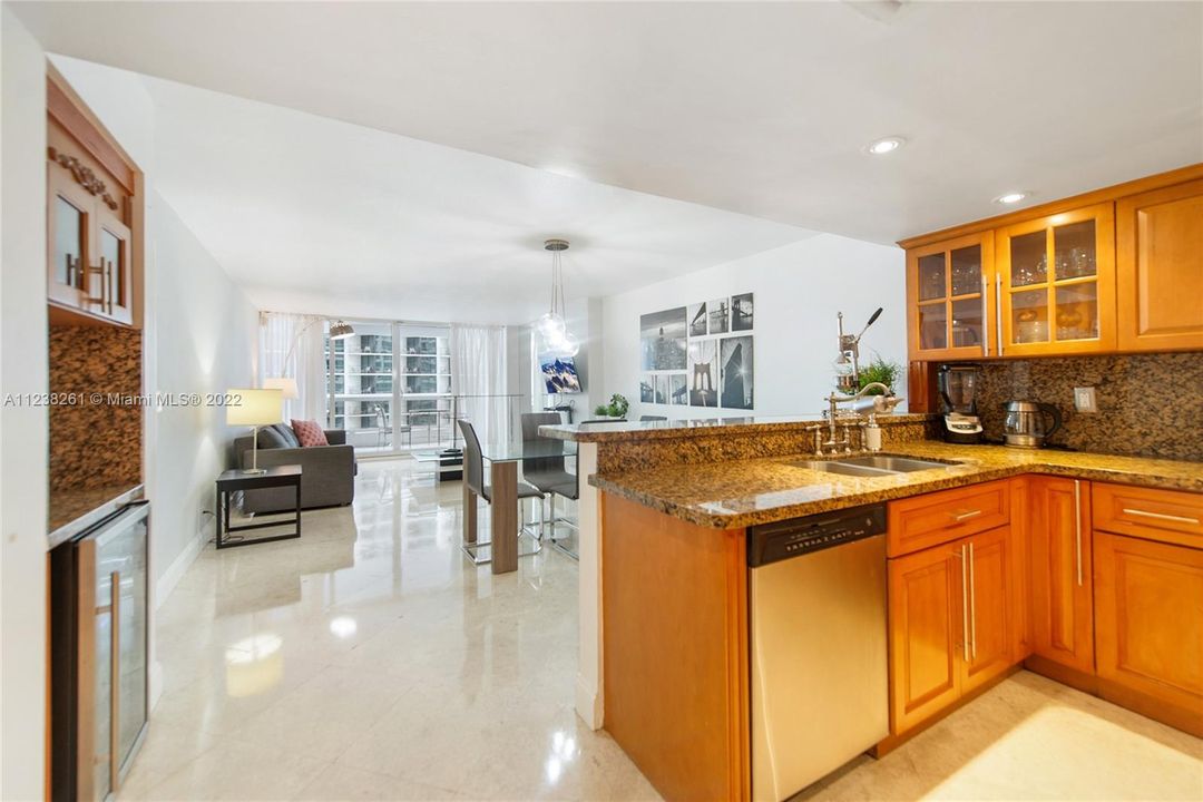 Recently Sold: $450,000 (1 beds, 1 baths, 1067 Square Feet)