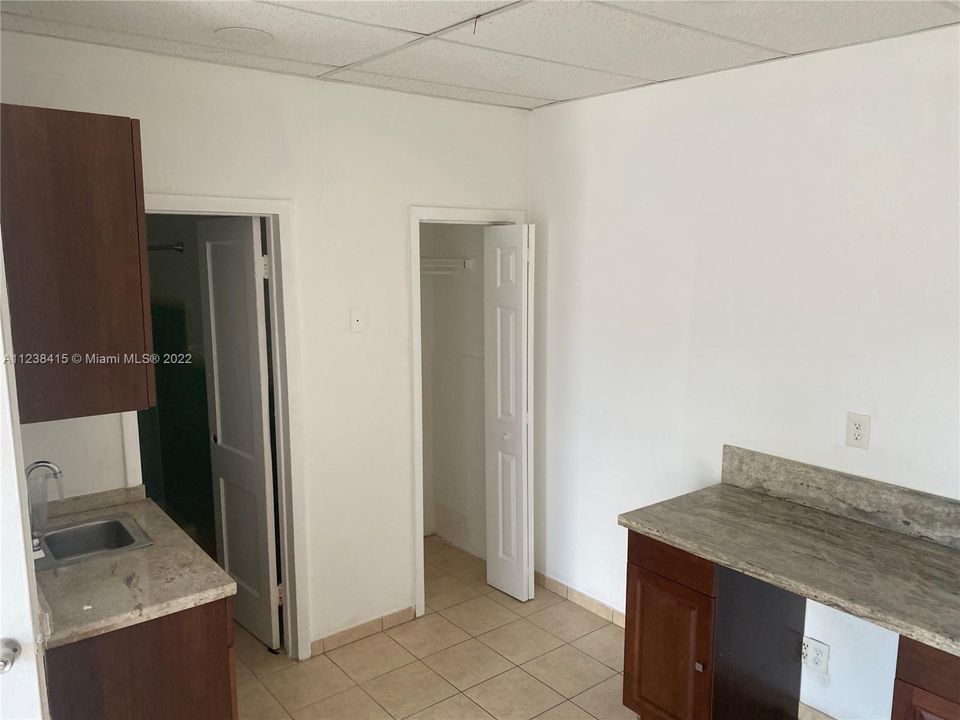 Recently Rented: $1,100 (1 beds, 1 baths, 0 Square Feet)