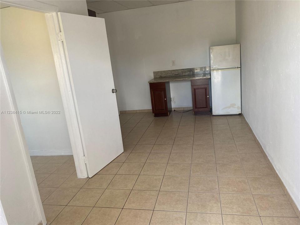 Recently Rented: $1,100 (1 beds, 1 baths, 0 Square Feet)