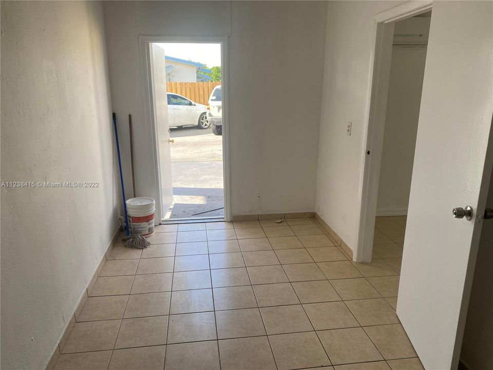 Recently Rented: $1,100 (1 beds, 1 baths, 0 Square Feet)